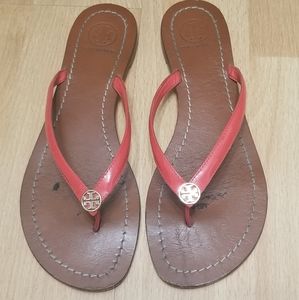 Tory Burch Patent Learher Thong Sandals